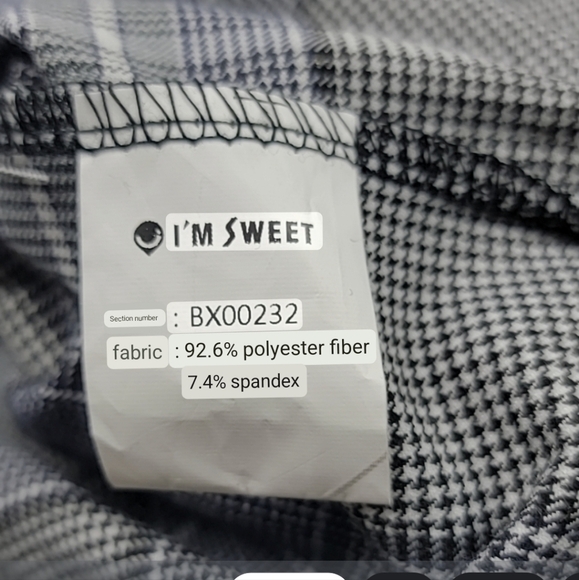 NWT heavy plaid cargo utility outfit with convertable jogger pants - Picture 9 of 10